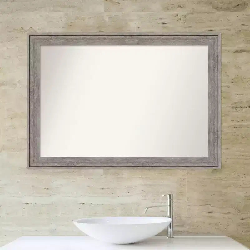 Specchio da Parete per Bagno, Cornice in Legno Grigio Barnwood Non Smussato, 40,5"L x 28,5"A, Assemblato negli USA