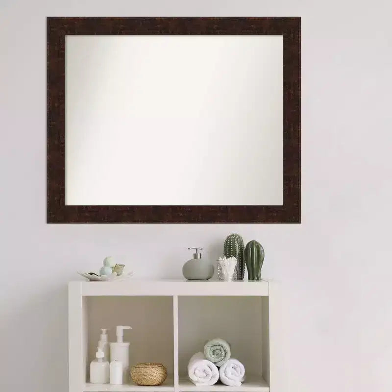 Specchio da parete rettangolare, cornice stretta in bronzo maculato, senza smussatura, 32" L x 26" H, assemblato negli USA