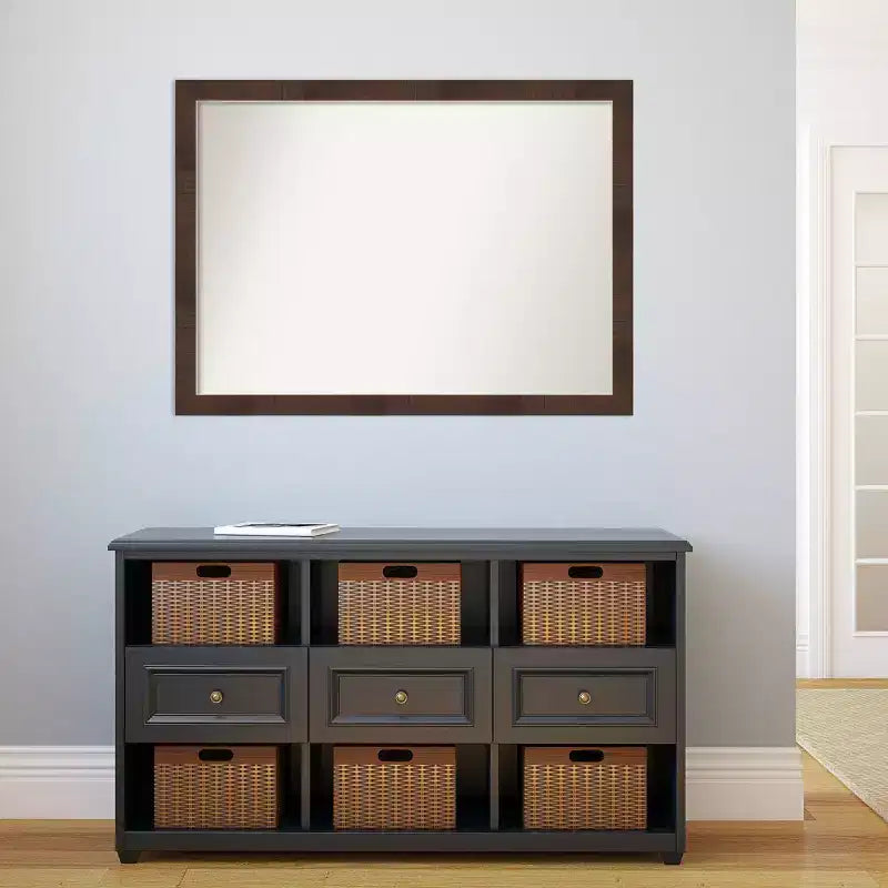 Specchio da parete rettangolare Wildwood Brown con cornice stretta non smussata, 41,25"L x 30,25"A