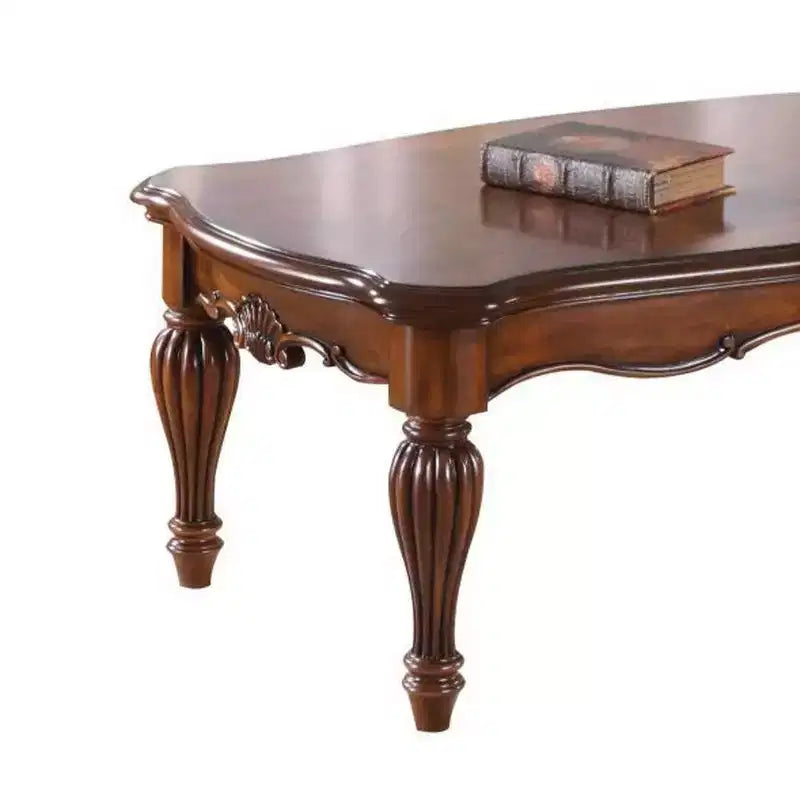 Tavolino Tradizionale Finitura Ciliegio, Dettagli Intagliati Gambe Tornite, 52"D x 30"W x 20"H