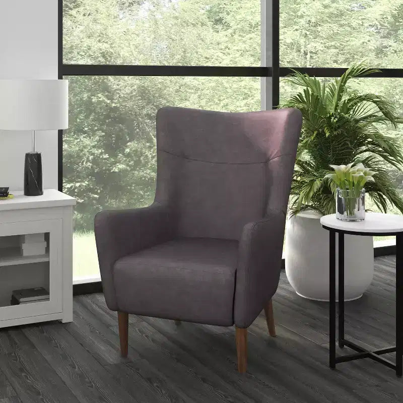 Poltrona classica Wingback, rivestimento in similpelle, struttura e gambe in legno, portata 136 kg