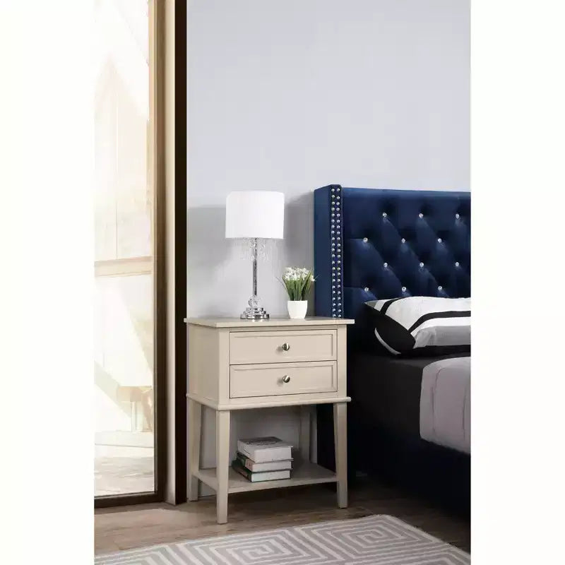 Comodino a 2 cassetti con ripiano aperto, giunzioni a coda di rondine, ferramenta in nichel, 56 cm L x 71 cm H