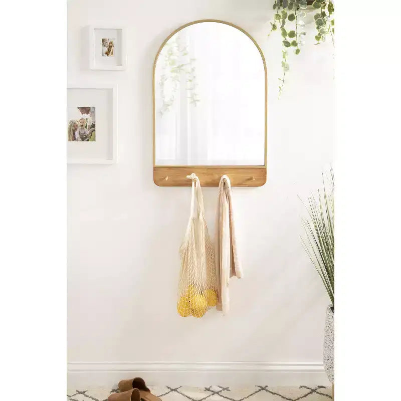 Specchio da Parete ad Arco con 4 Ganci in Metallo, 50,8 x 78,7 cm, Finitura Legno Naturale e Oro