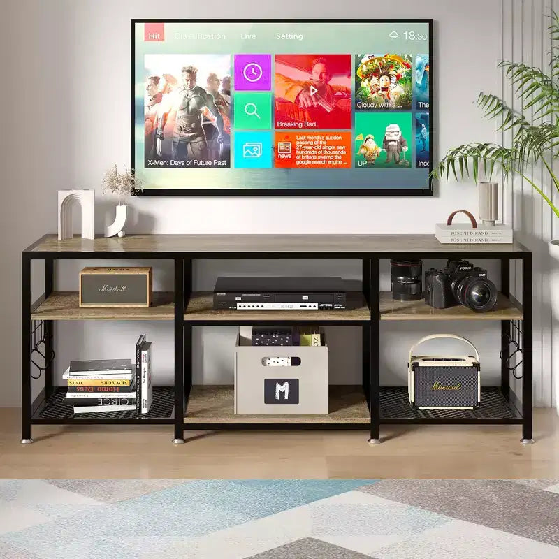 Mobile TV industriale da 65" con 3 ripiani aperti e ganci a S, per TV fino a 70", 160 cm L x 60 cm H