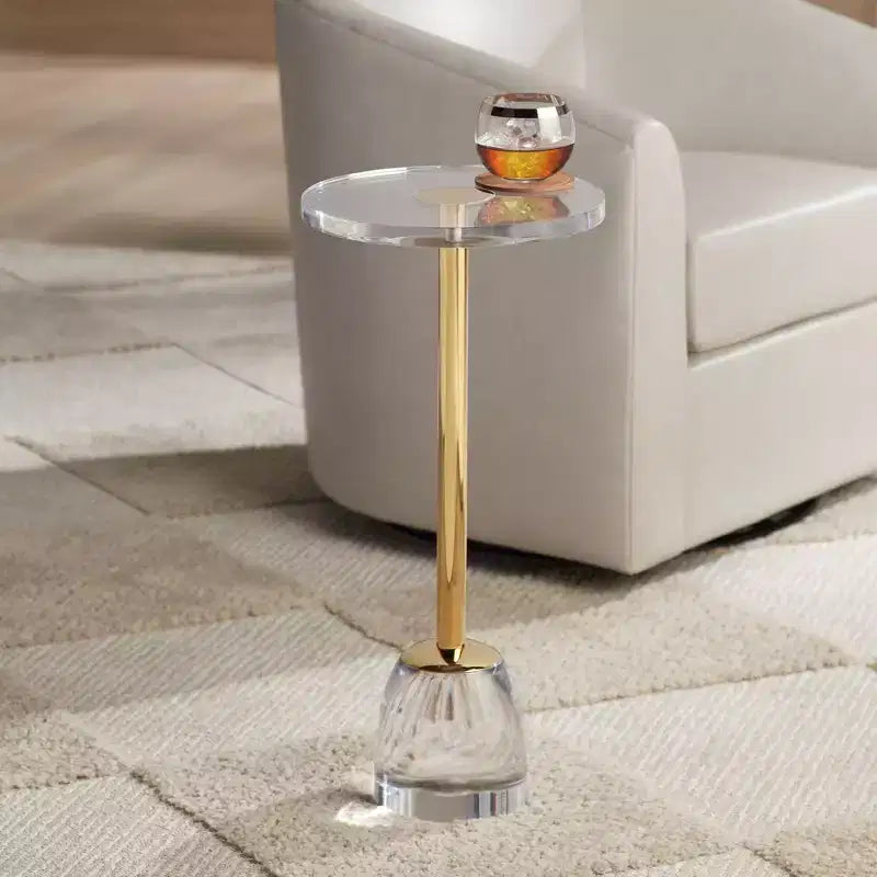Tavolino Luxe Gold 24 3/4 con piano in acrilico e base in vetro