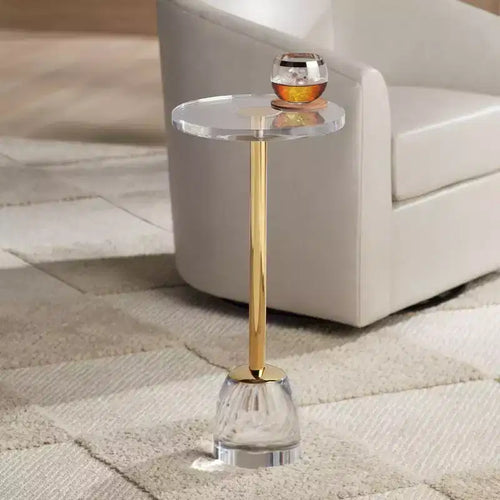 Tavolino Luxe Gold 24 3/4 con piano in acrilico e base in vetro